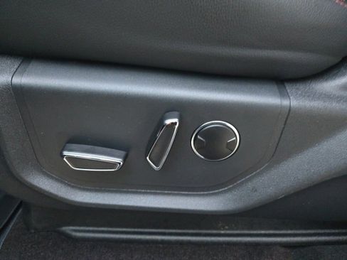 Used 2023 Ford Expedition Limited image 20