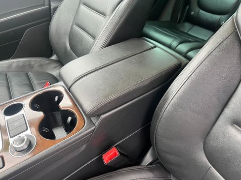 Used 2015 Volkswagen Touareg TDI image 36
