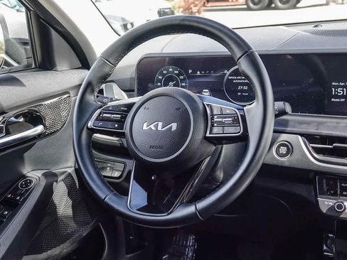 Used 2025 Kia Seltos EX FWD image 12