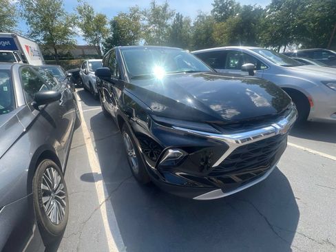 Used 2025 Chevrolet Blazer LT FWD image 6