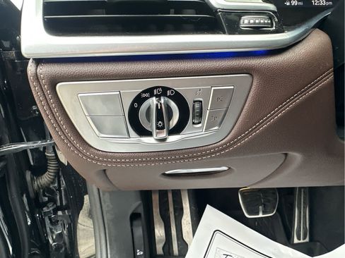 Used 2022 BMW 750i xDrive image 24