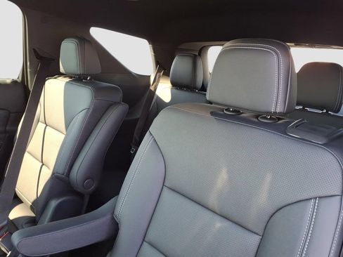 Used 2026 Chevrolet Traverse LT w/ Driver Confidence Package FWD image 16