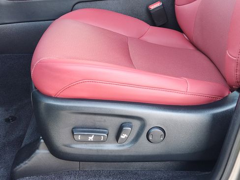 Used 2023 Lexus GX 460 Premium image 32