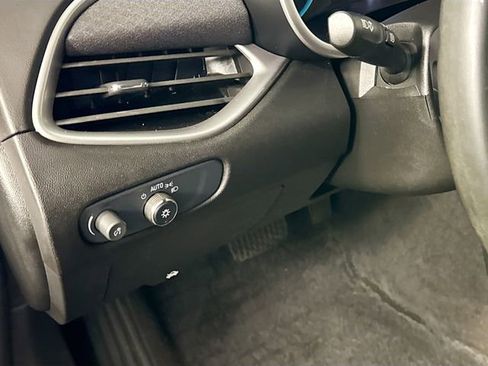 Used 2025 Chevrolet Malibu RS image 14