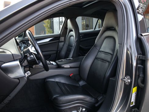 Used 2018 Porsche Panamera 4S image 27