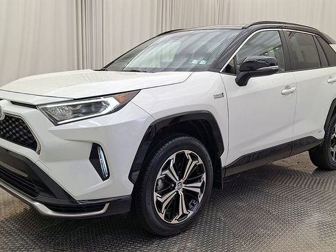 Certified 2021 Toyota RAV4 XSE w/ Weather Package AWD/4WD image 7