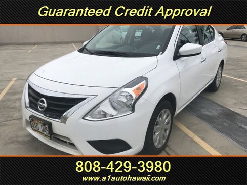 Used 2016 Nissan Versa SV FWD image 1