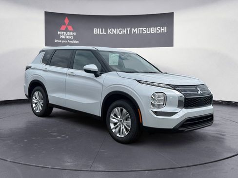 Used 2025 Mitsubishi Outlander ES AWD/4WD image 7