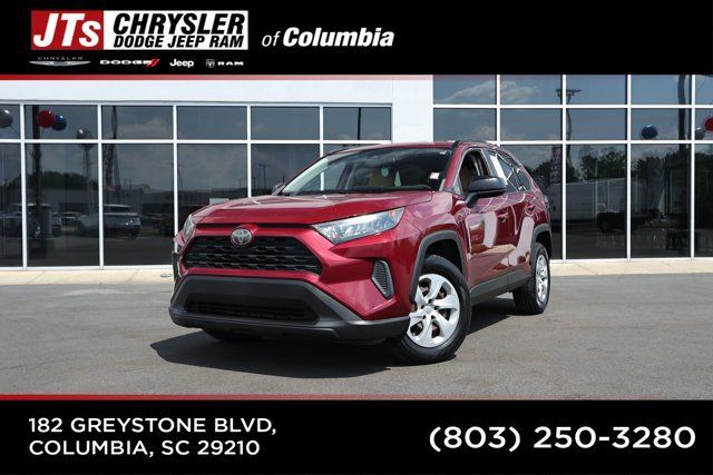 Used 2019 Toyota RAV4 LE FWD image 1