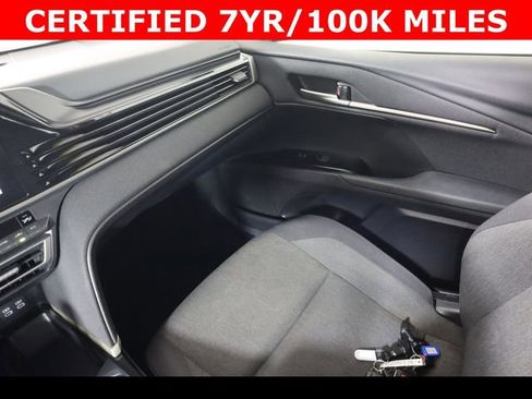 Used 2025 Toyota Camry LE image 17