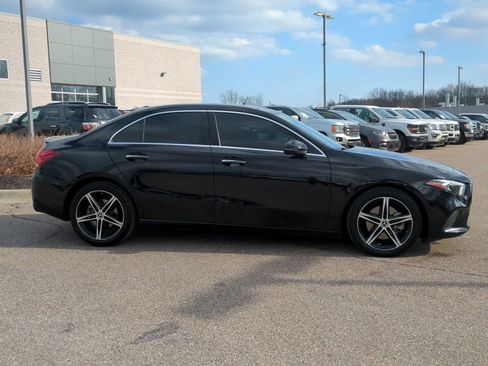 Used 2022 Mercedes-Benz A 220 4MATIC image 9