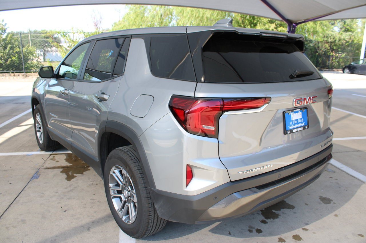Used 2026 GMC Terrain Elevation FWD image 3