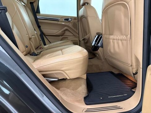 Used 2014 Porsche Cayenne Diesel AWD/4WD image 23