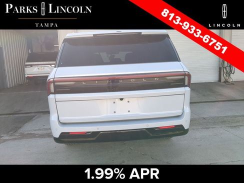 Used 2025 Lincoln Navigator L Reserve AWD/4WD image 10