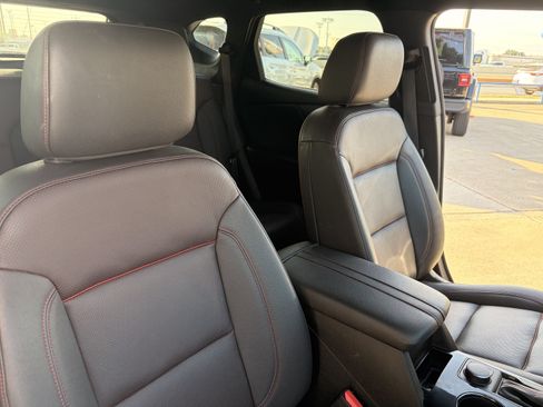 Used 2025 Chevrolet Blazer RS FWD image 13