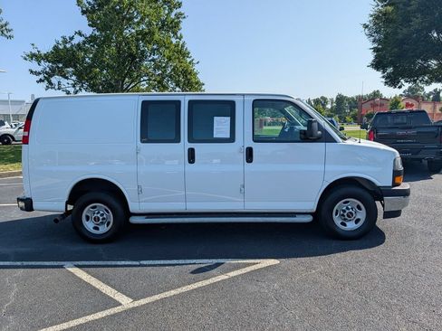 Used 2024 GMC Savana 2500 w/ Driver Convenience Package RWD image 9