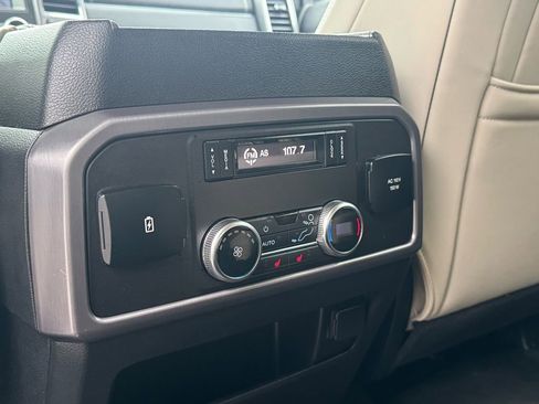 Used 2018 Ford Expedition Platinum image 48