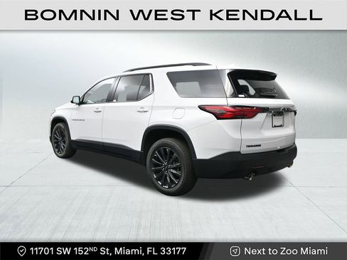 Used 2023 Chevrolet Traverse RS image 3
