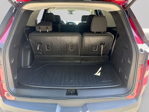 Used 2020 Chevrolet Traverse LT w/ LPO, Floor Liner Package AWD/4WD image 12