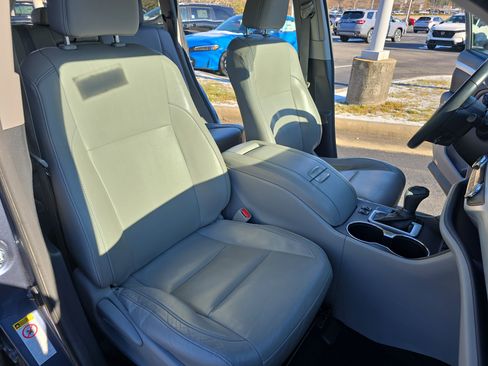 Used 2015 Toyota Highlander XLE image 10