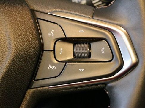 Used 2025 Chevrolet TrailBlazer LT w/ Convenience Package image 22