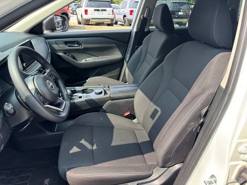 Used 2024 Nissan Rogue S AWD/4WD image 11
