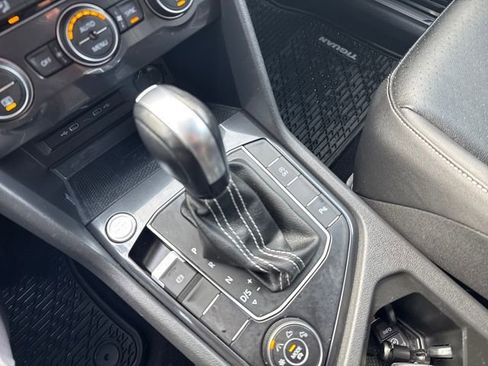 Certified 2021 Volkswagen Tiguan SE R-Line w/ 3rd Row Seat Package image 27