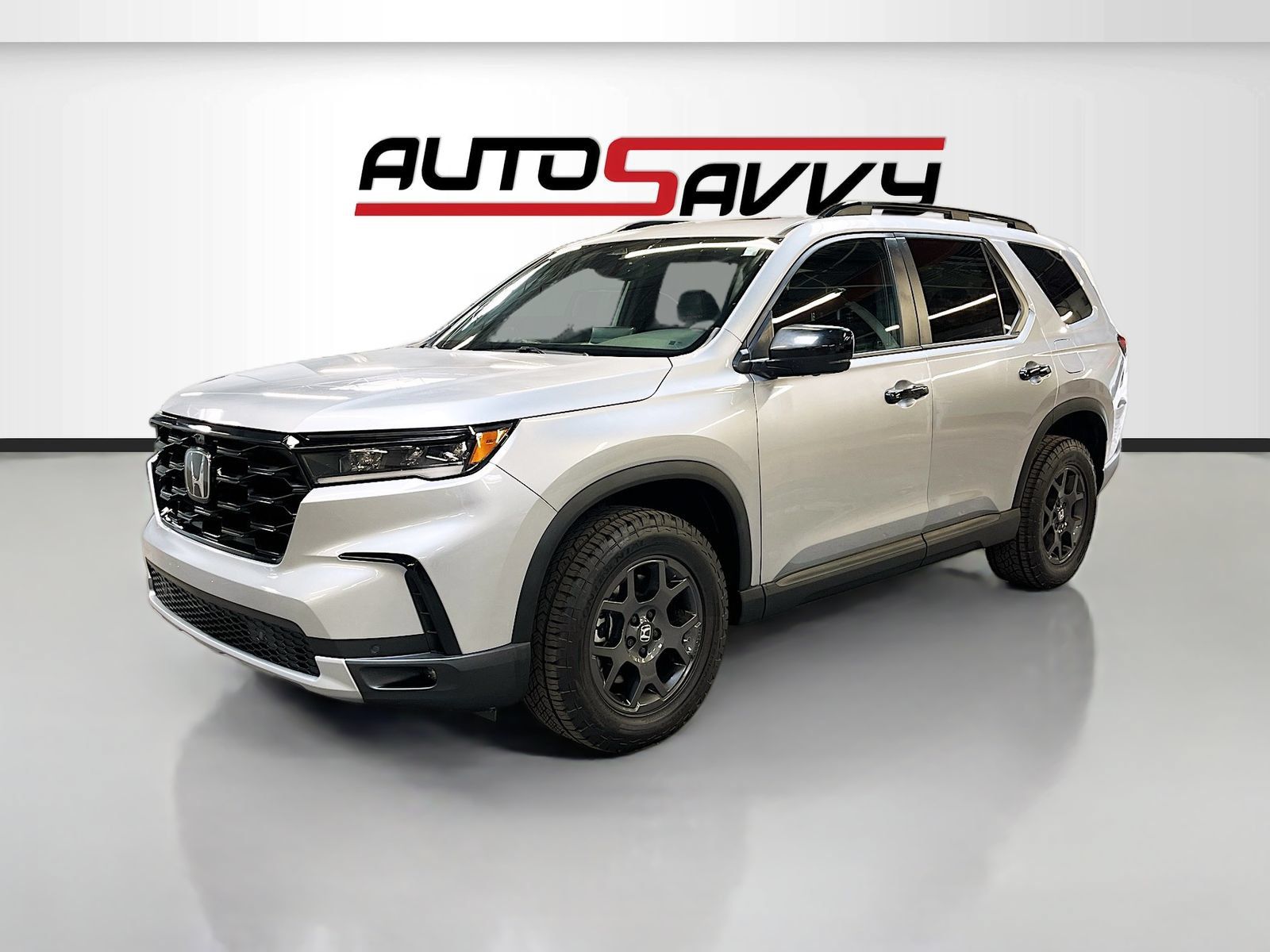 Used 2025 Honda Pilot TrailSport image 3