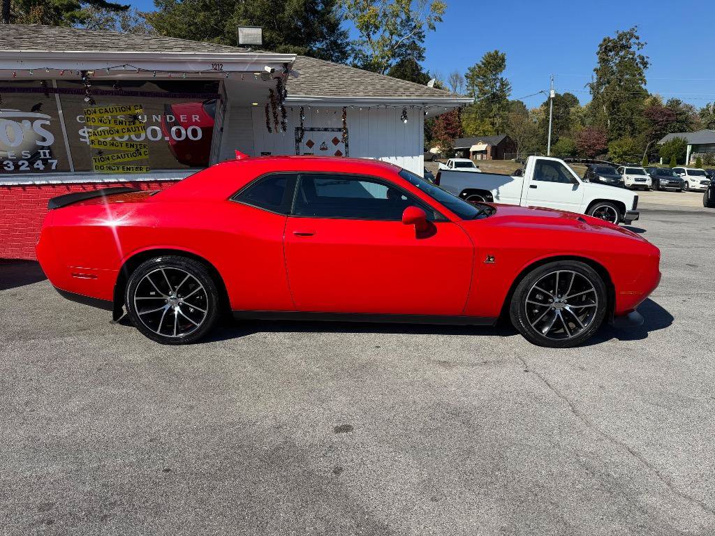 Used 2015 Dodge Challenger R/T Scat Pack w/ Leather Interior Group RWD image 5