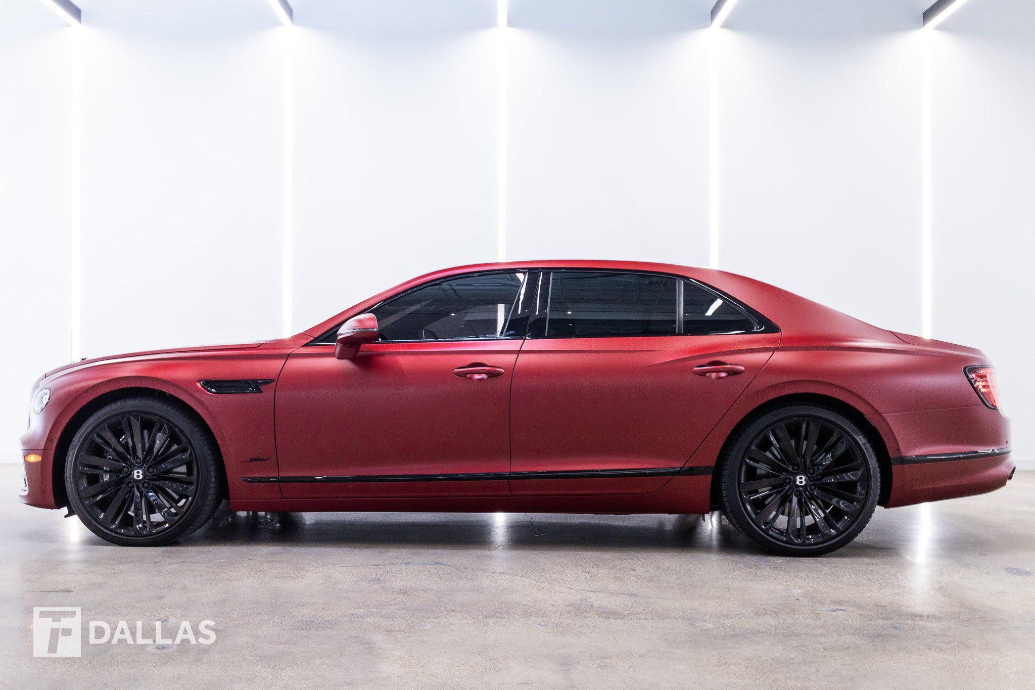 Used 2024 Bentley Flying Spur W12 AWD/4WD image 1