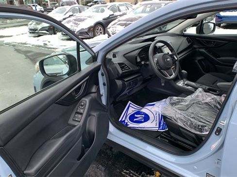 Used 2020 Subaru Crosstrek 2.0i image 9