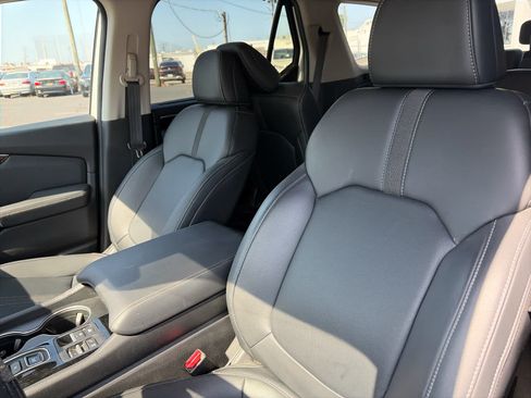 Used 2024 Honda Pilot Touring image 6