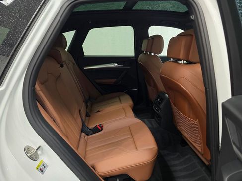 Certified 2025 Audi Q5 2.0T Premium w/ Convenience Plus Package image 25