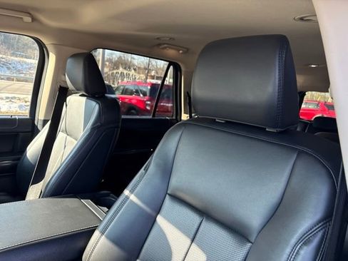 Used 2024 Ford Expedition Max XLT image 16