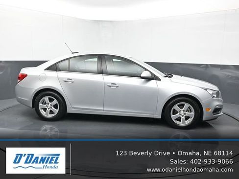 Used 2016 Chevrolet Cruze LT FWD image 7