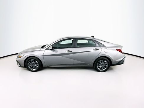Used 2024 Hyundai Elantra SEL image 4