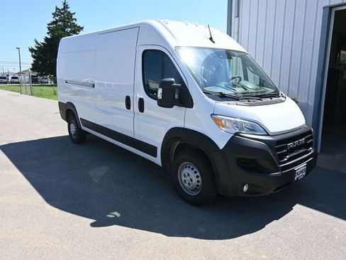 Used 2024 RAM ProMaster 2500 w/ Convenience Group FWD image 12