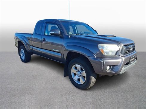Used 2015 Toyota Tacoma PreRunner image 3