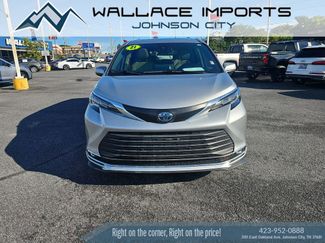 Used 2021 Toyota Sienna XLE video 2