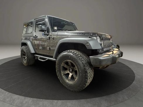 Used 2017 Jeep Wrangler Rubicon w/ Connectivity Group AWD/4WD image 2