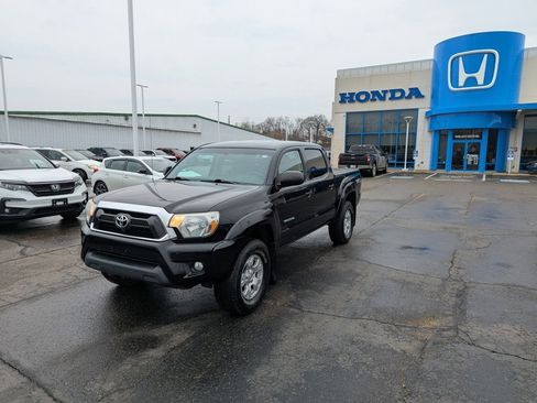 Used 2015 Toyota Tacoma 4x4 Double Cab w/ TRD Off-Road Package image 7