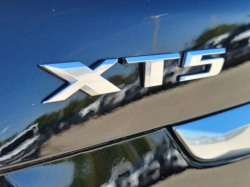 Used 2025 Cadillac XT5 Premium Luxury w/ Technology Package image 10