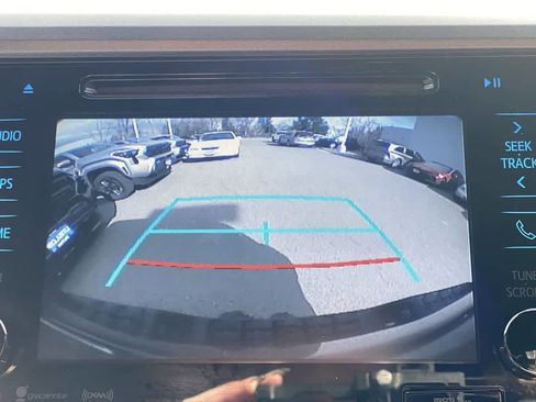 Used 2019 Toyota Tacoma TRD Sport image 20