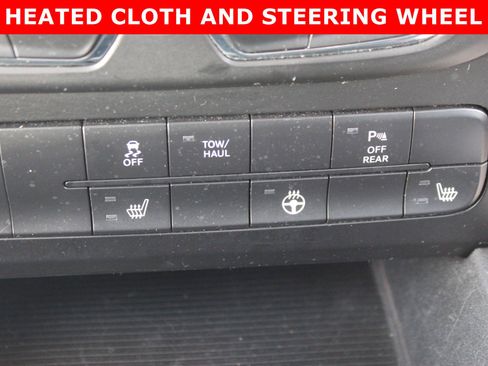 Used 2020 RAM 1500 Classic SLT w/ Luxury Group image 24