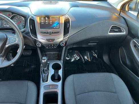 Used 2017 Chevrolet Cruze LT image 28