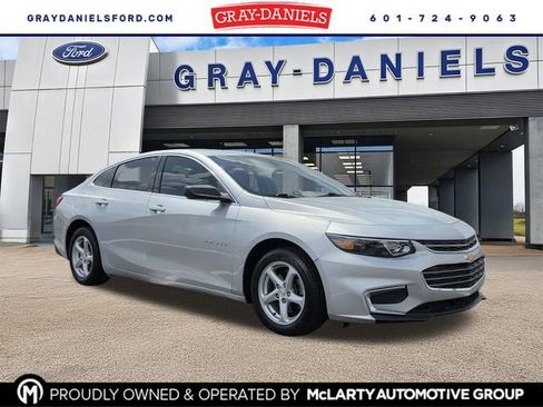 Used 2018 Chevrolet Malibu LS image 1