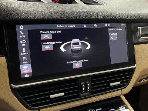 Used 2019 Porsche Cayenne AWD/4WD image 16