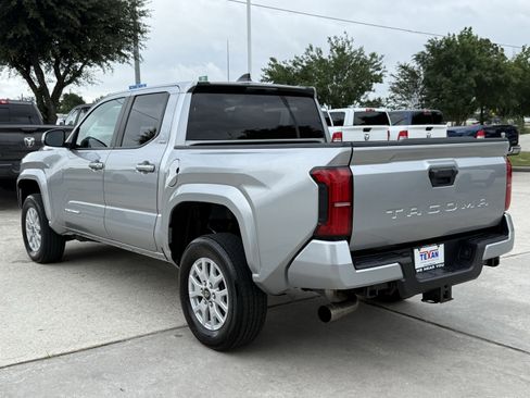 Used 2024 Toyota Tacoma SR5 RWD image 7