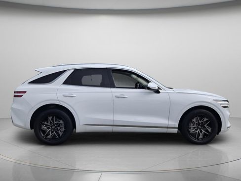 Used 2024 Genesis GV70 2.5T w/ Select Package AWD/4WD image 4