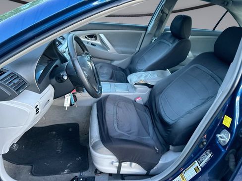 Used 2011 Toyota Camry SE w/ SE Extra-Value Pkg #1 FWD image 11